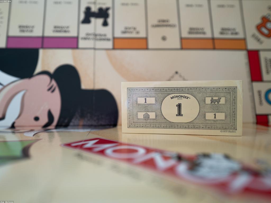 ប្រាក់សេវាកម្ម: មូលដ្ឋាននៃការប្រើប្រាស់ប្រាក់នៅក្នុងសេដ្ឋកិច្ចសម័យថ្មី