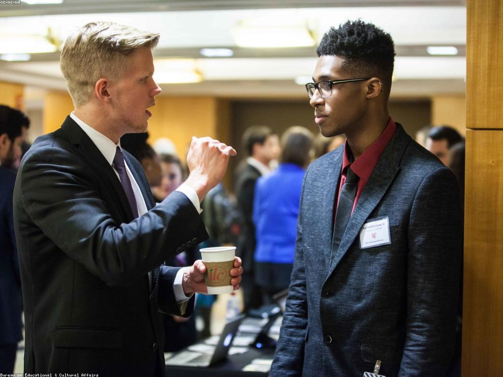 ប្រាក់រង្វាន់សង្គម: ការយល់ដឹង និងសារៈសំខាន់